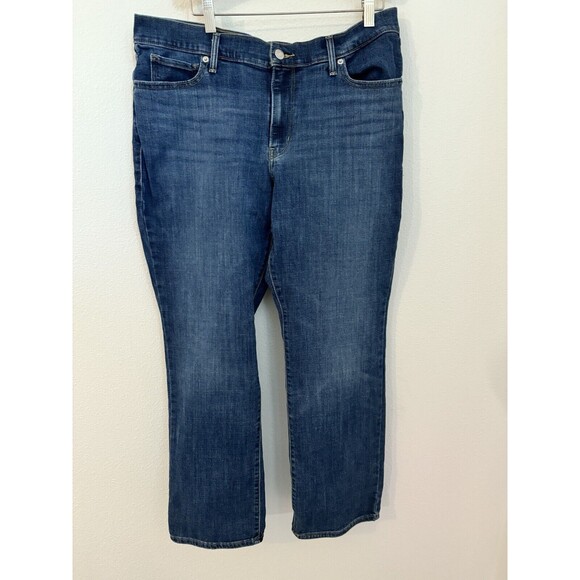 Levi's Classic Straight Jeans SZ 18W Medium Wash Plus Women - Picture 2 of 9